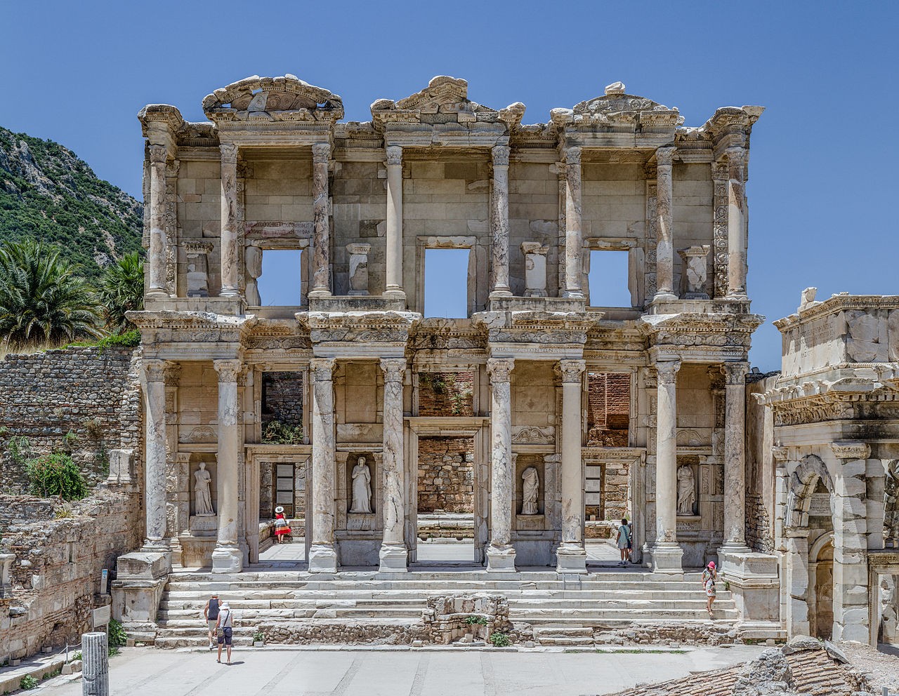 Efes Antik Kenti Cellus Kütüphanesi / Dök Mimarlık 