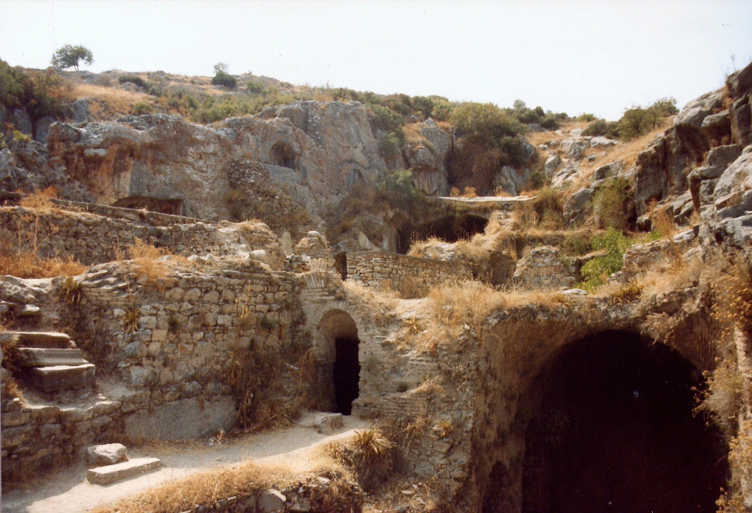 Efes Antik Kenti Yedi Uyurlar mağaraları / Dök Mimarlık  