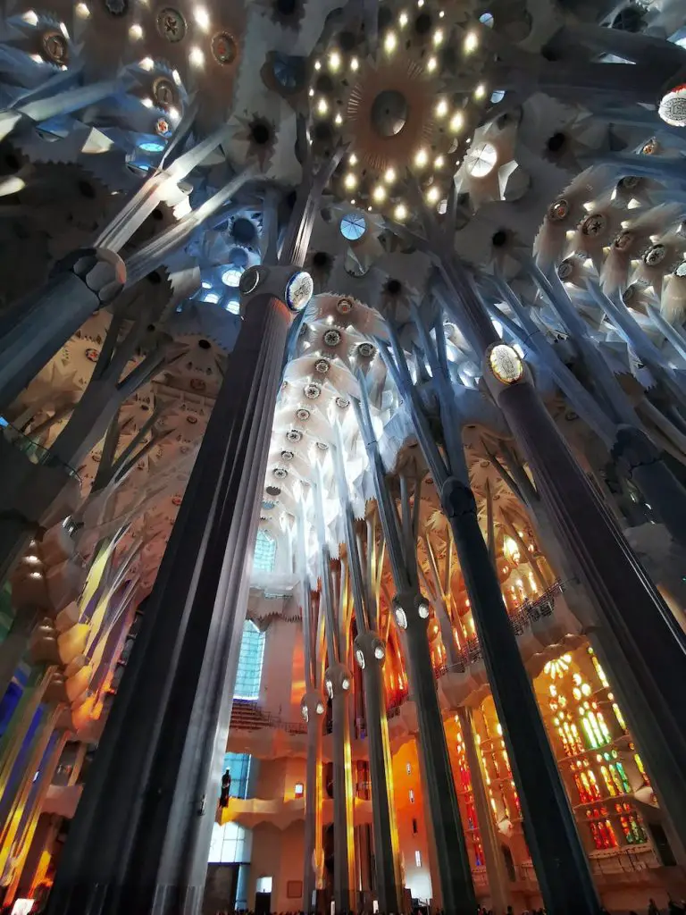 the interior of the la sagrada familia