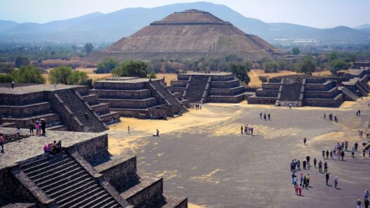 Aztek Piramitleri / Dök Mimarlık