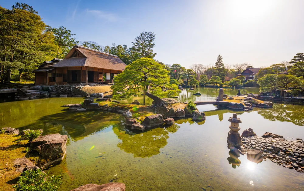 Japanische minimalistische Architektur - Die ruhige Holz- und Papierschlichtheit der Katsura Villa.