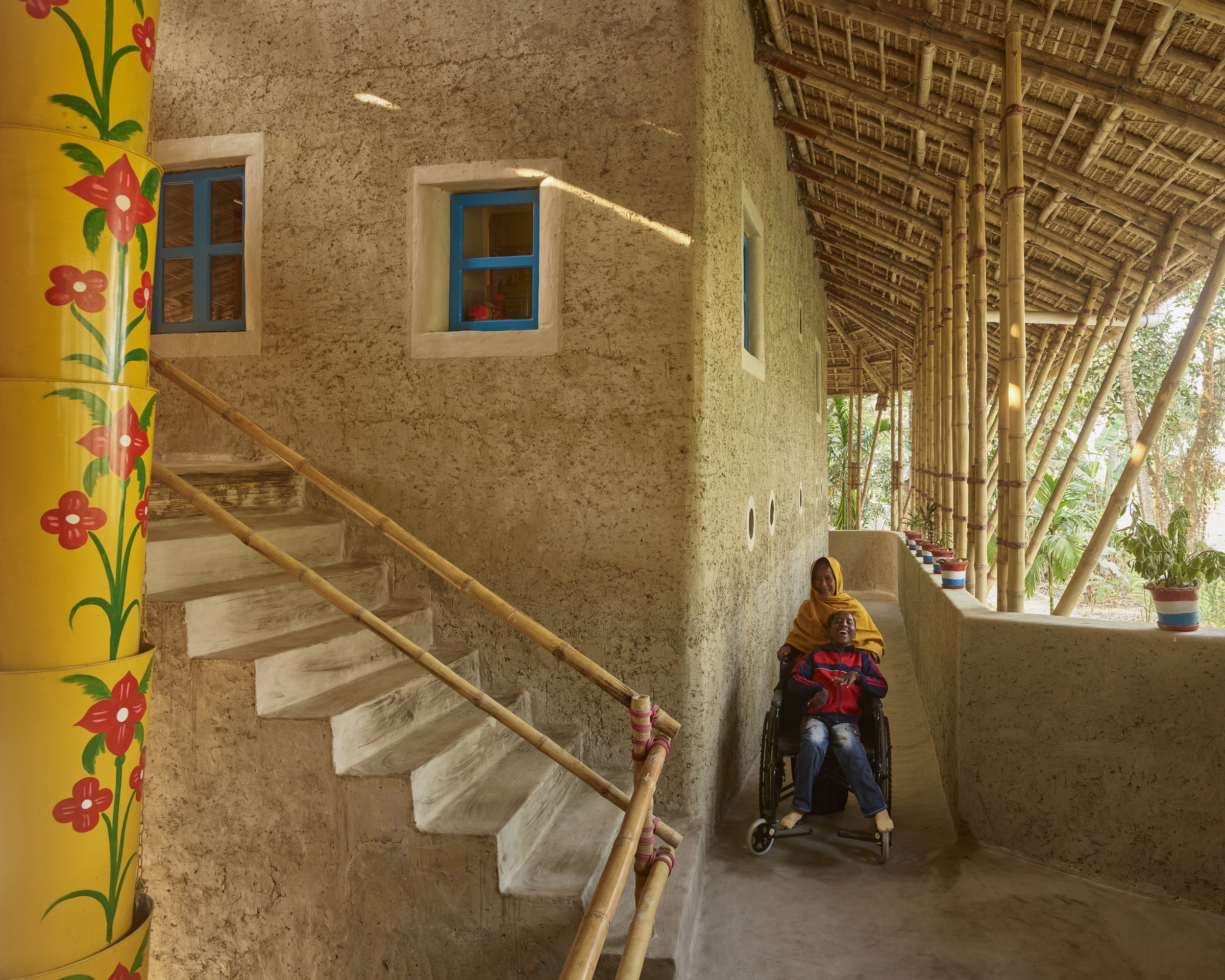 Centre Anandaloy Studio Anna Heringers - Un Phare de la Communauté Terrestre - Image 1