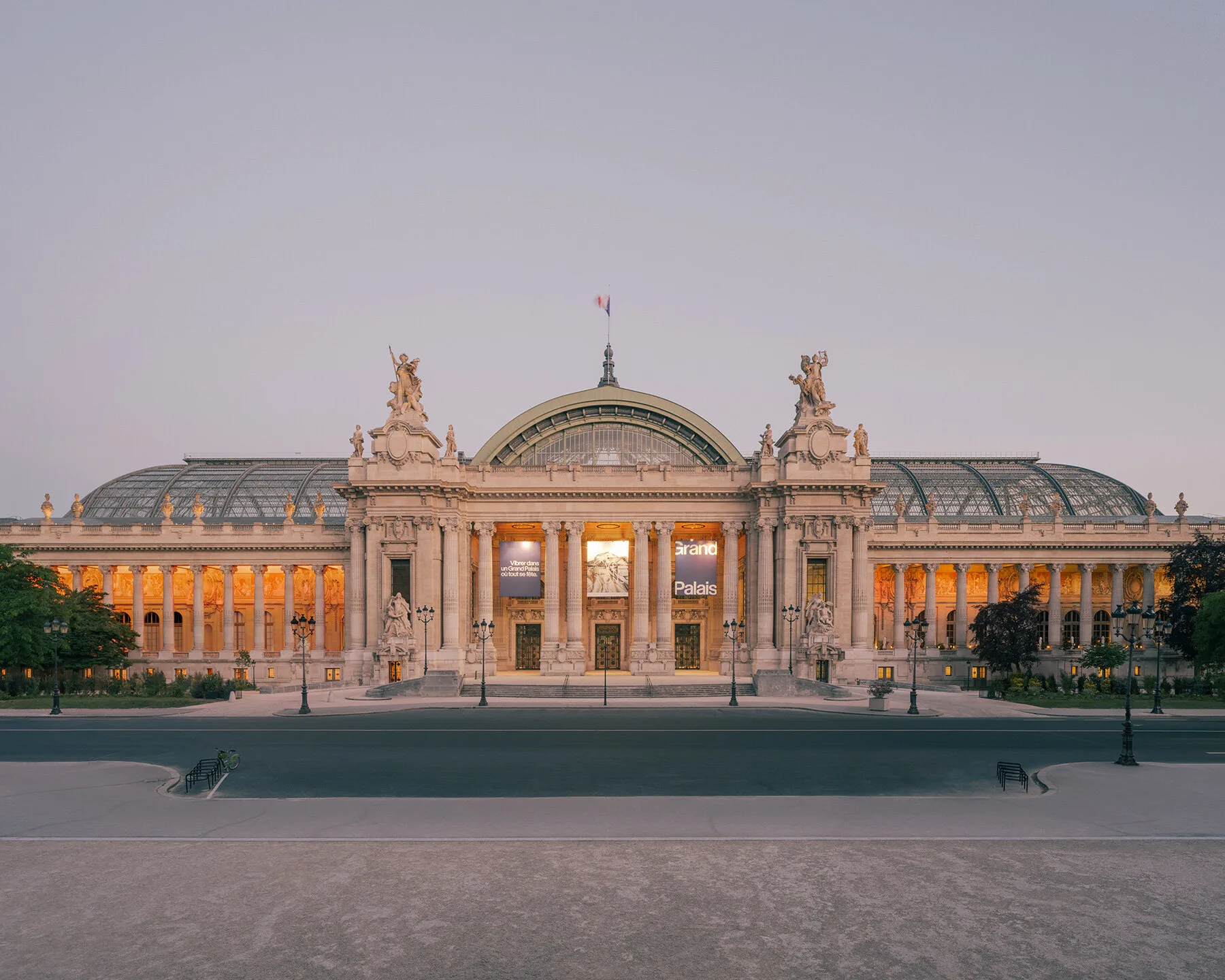 The Grand Palais Chatillion A Modern Architectural Marvel - Image 1