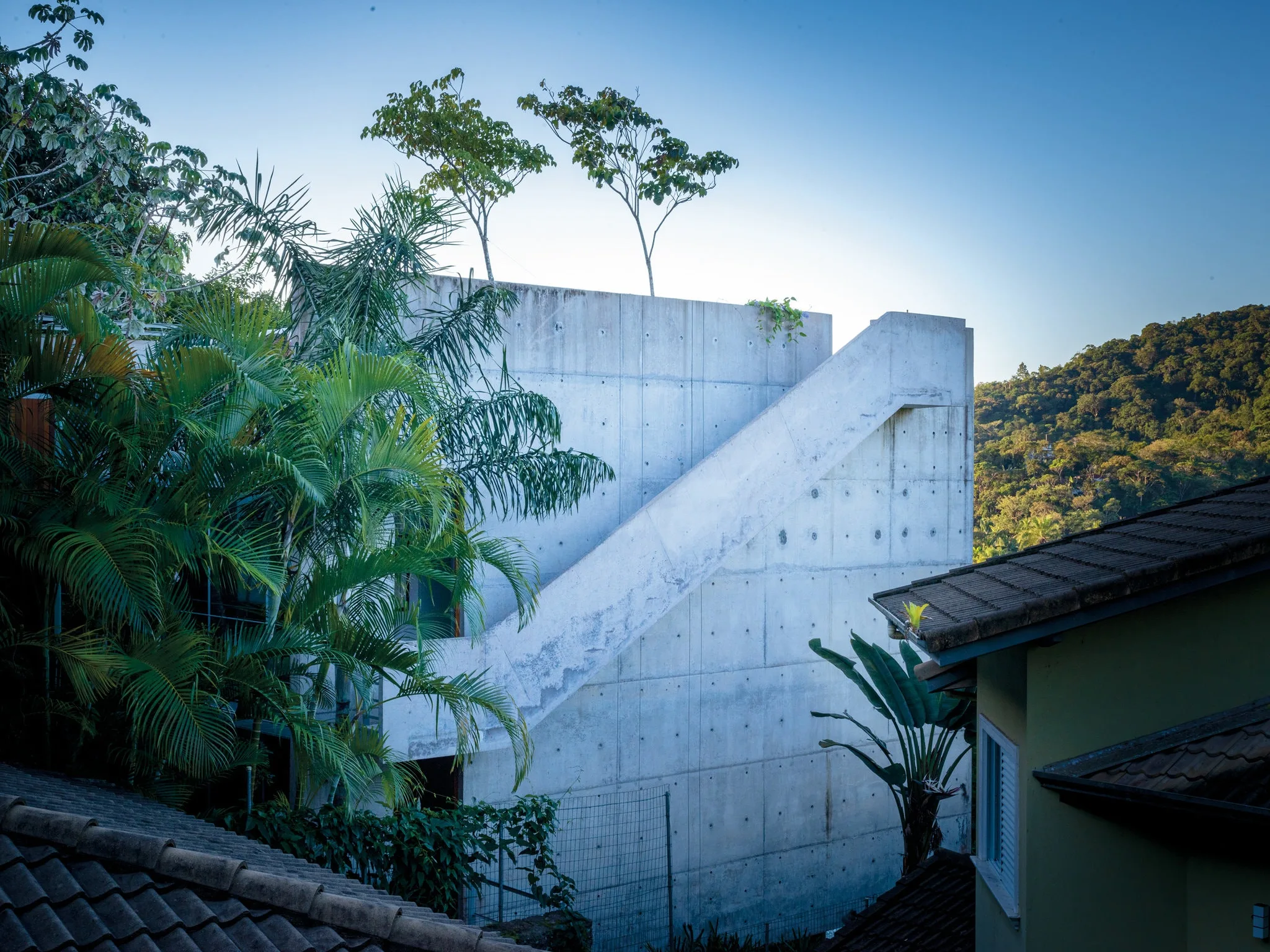 Tropical Brutalism The Paulista Schools War Against The Sun - Image 2