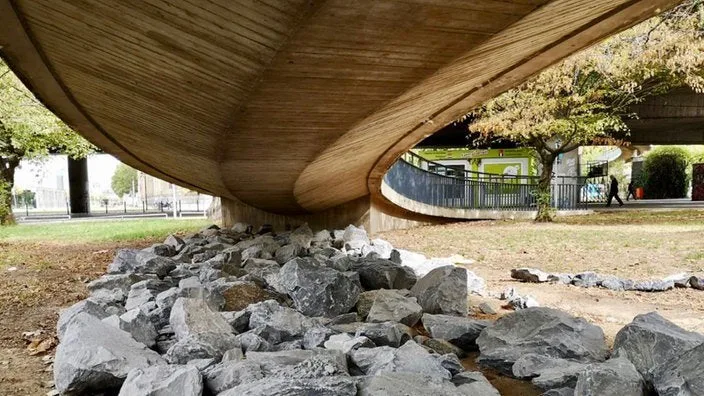 Horizontes Hostiles: El Ascenso de la Arquitectura Anti-Personas Sin Hogar - Imagen 4